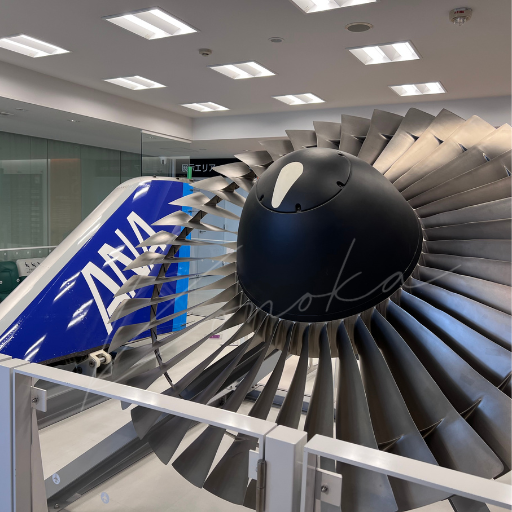 尾翼とエンジンブレード