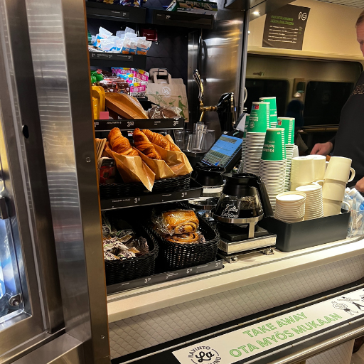 食堂車で販売されていた軽食やスナック