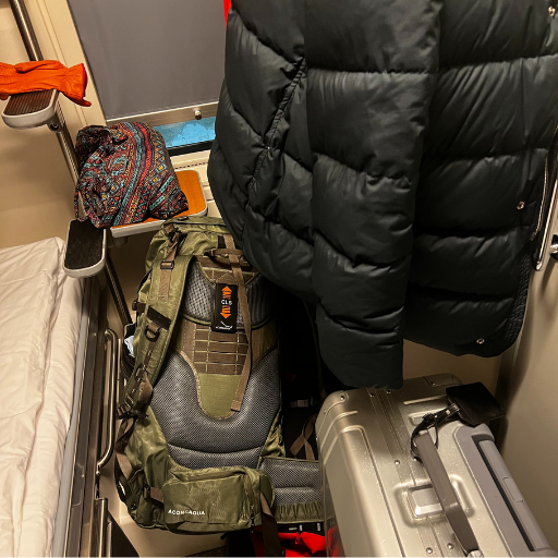 とりあえず荷物をお部屋に入れた感じ