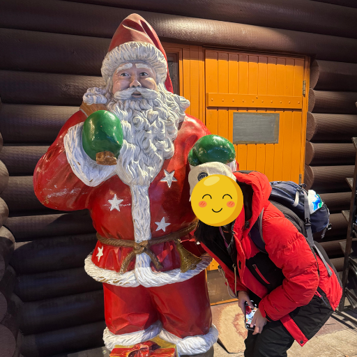 サンタさんに撫でられてるところ