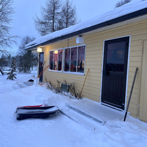 visatupaの母屋。この黄色い壁のお家にホストファミリー一家が住んでいます。