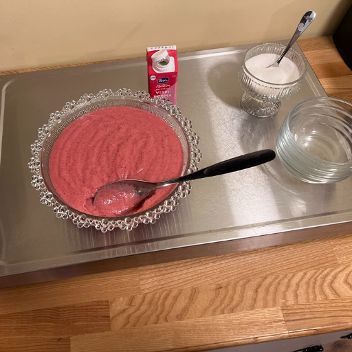 コケモモのムース
甘酸っぱい味でした