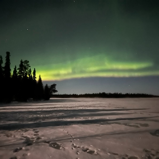 オーロラの色が濃くなってきた