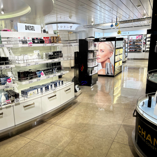 免税店のコスメ売り場