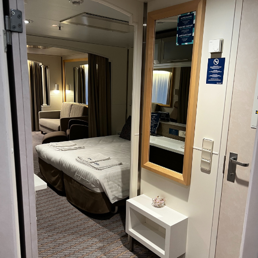 お部屋をオープンした場面